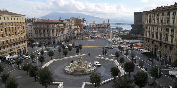 NAPOLI - PIAZZA MUNICIPIO